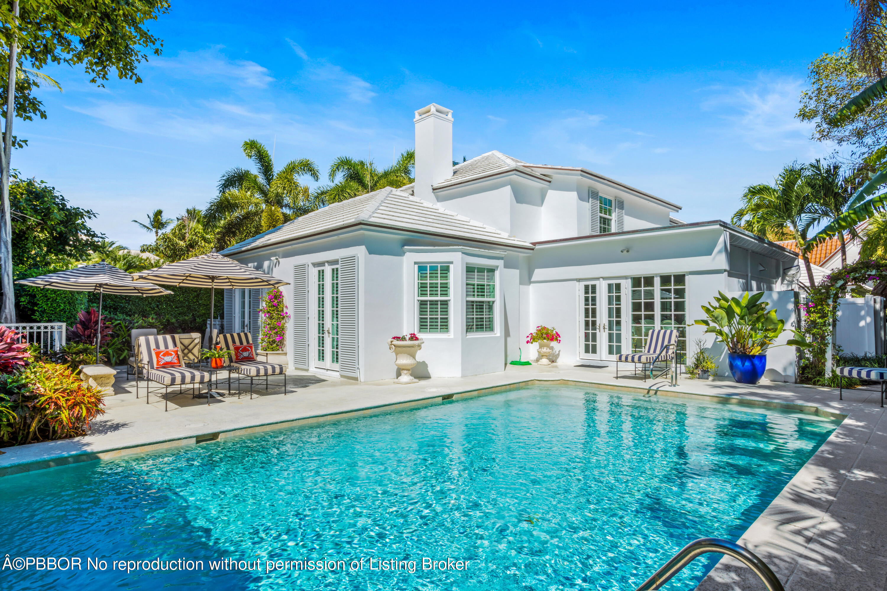 327 Arabian Road Palm Beach, FL 33480 - Photo 12 of 26 REAR_RIGHT_ANGLE