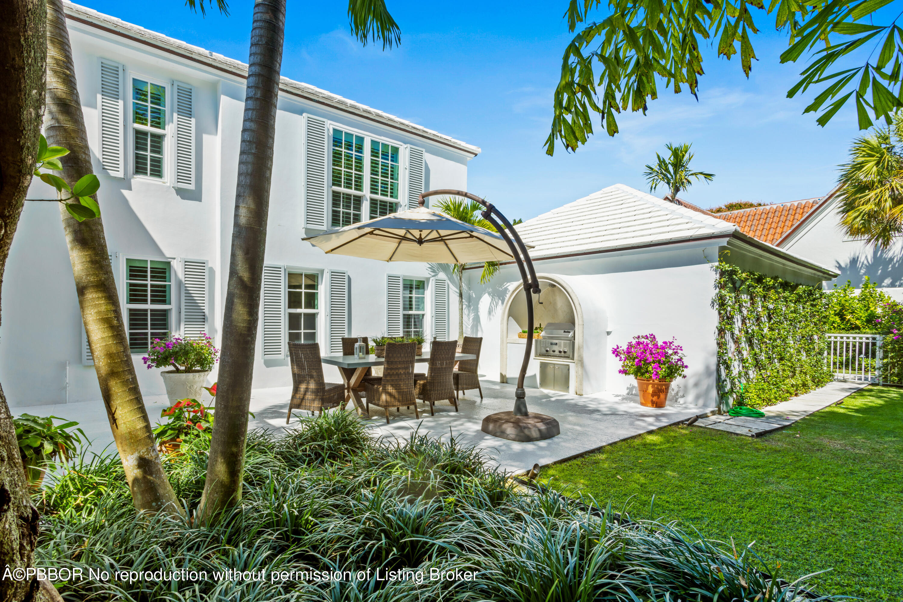 327 Arabian Road Palm Beach, FL 33480 - Photo 13 of 26 REAR_SIDE_VIEW_RIGHT_ANGLE