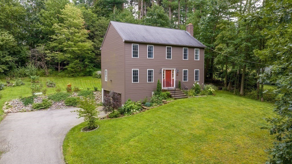 42 Fairview Park Road Sturbridge, MA 01566 - Photo 5 of 41