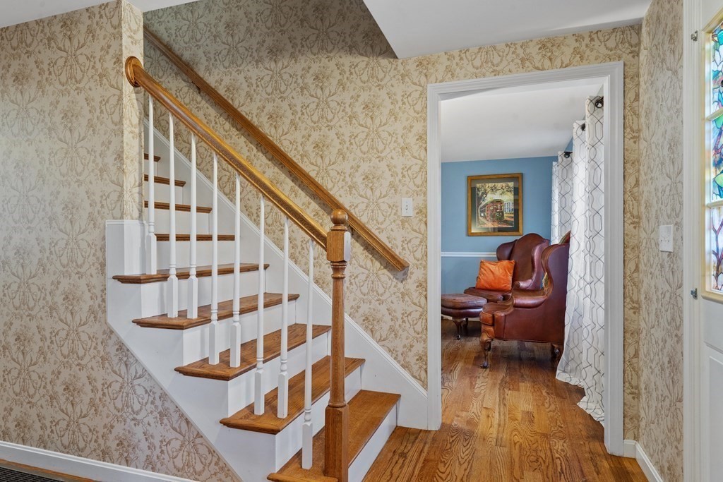 42 Fairview Park Road Sturbridge, MA 01566 - Photo 8 of 41