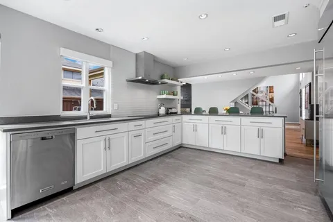 $775,000 | 7168 Manor Oaks Drive, Dallas, TX 75248