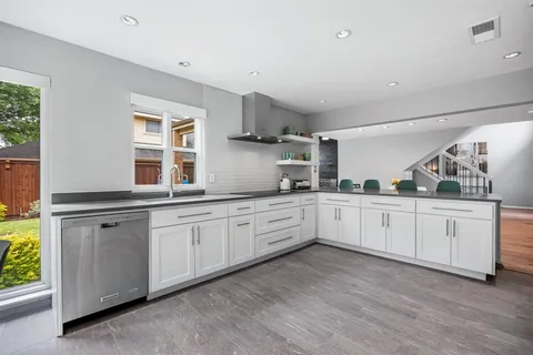 $775,000 | 7168 Manor Oaks Drive, Dallas, TX 75248