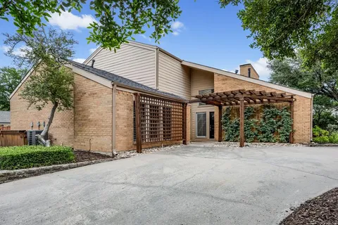 $775,000 | 7168 Manor Oaks Drive, Dallas, TX 75248