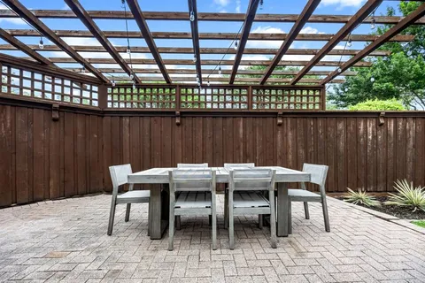 $775,000 | 7168 Manor Oaks Drive, Dallas, TX 75248