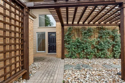 $775,000 | 7168 Manor Oaks Drive, Dallas, TX 75248