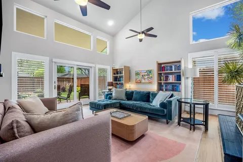 $775,000 | 7168 Manor Oaks Drive, Dallas, TX 75248