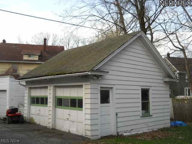 2158 Westminster Road Cleveland, OH 44118 - Photo 3 of 9 Gallery Image 3