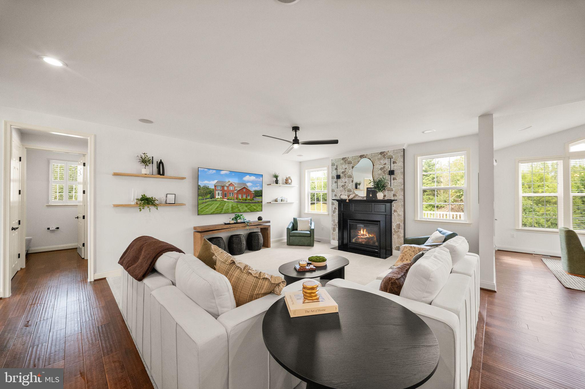 7054 Hi-Rock Ridge Road Warrenton, VA 20187 - Photo 19 of 84 Living Room