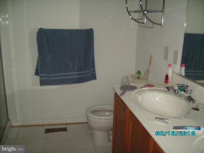 8104 Solley Road Pasadena, MD 21122 - Photo 11 of 11 Bath #1