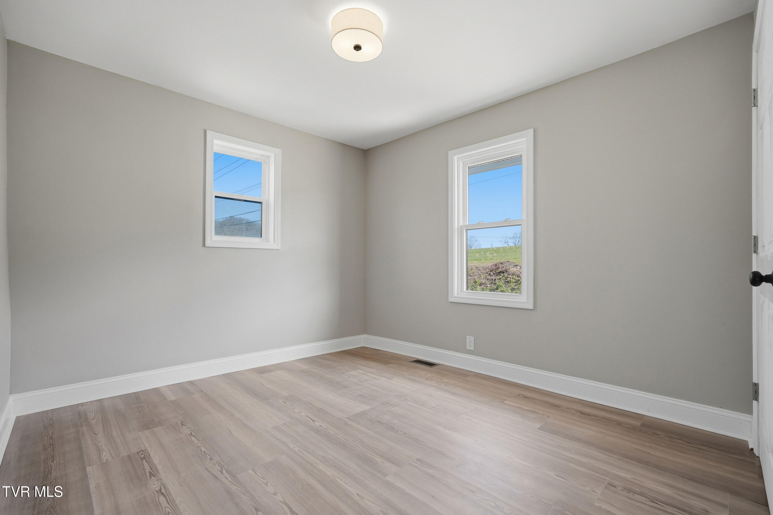 291 Old Bethel Road Bristol, TN 37620 - Photo 18 of 32 18_291 old bethel rd-24