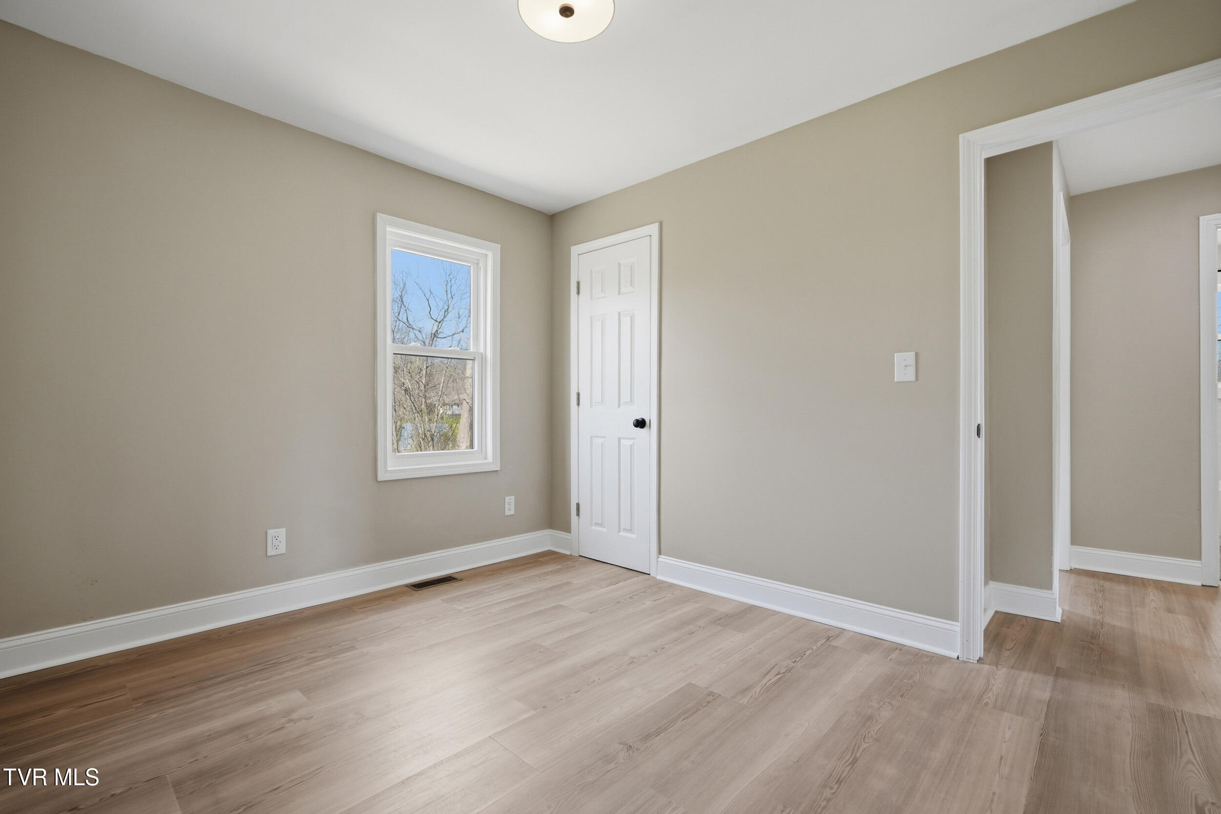 291 Old Bethel Road Bristol, TN 37620 - Photo 21 of 32 21_291 old bethel rd-27