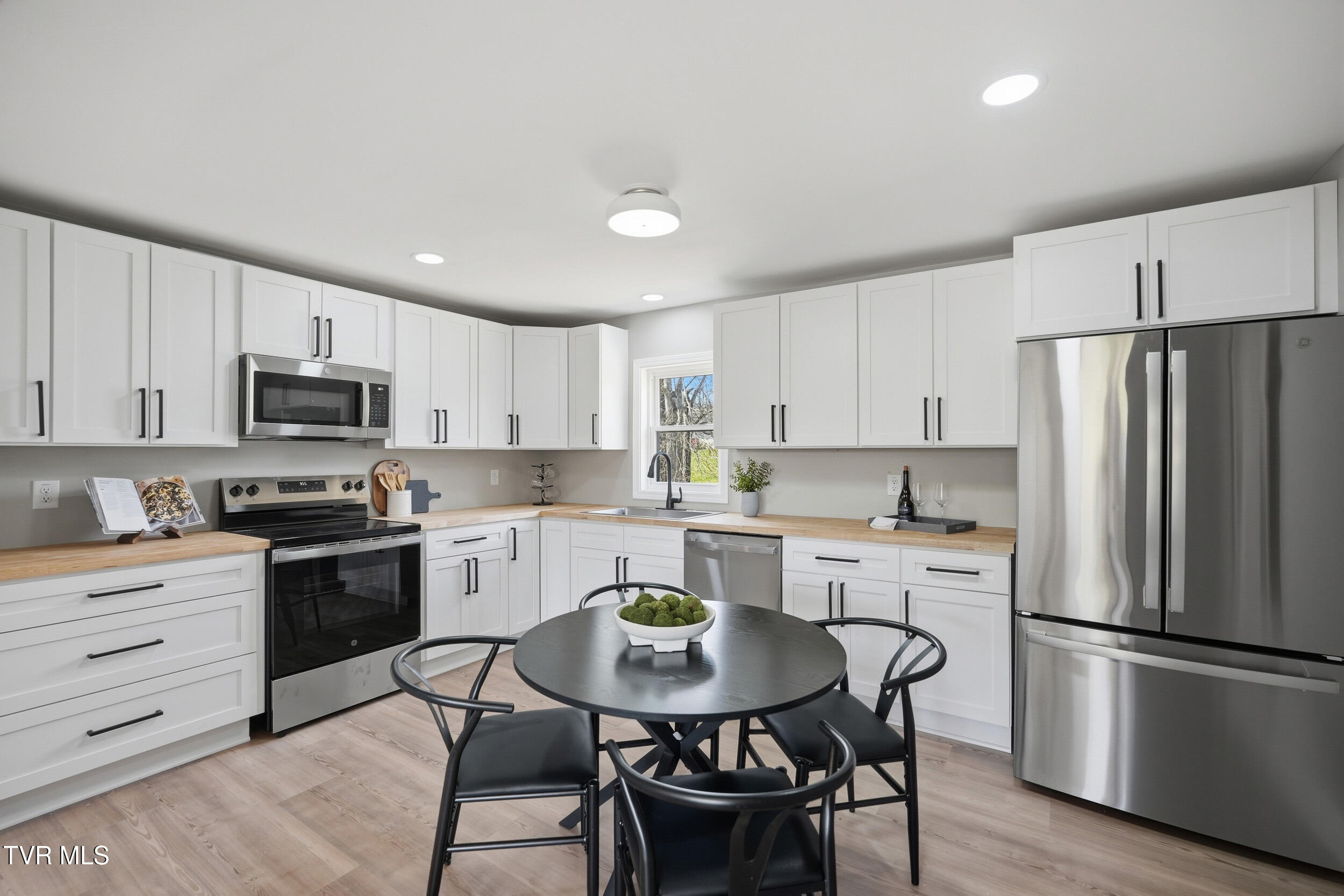 291 Old Bethel Road Bristol, TN 37620 - Photo 9 of 32 9_291 old bethel rd-20