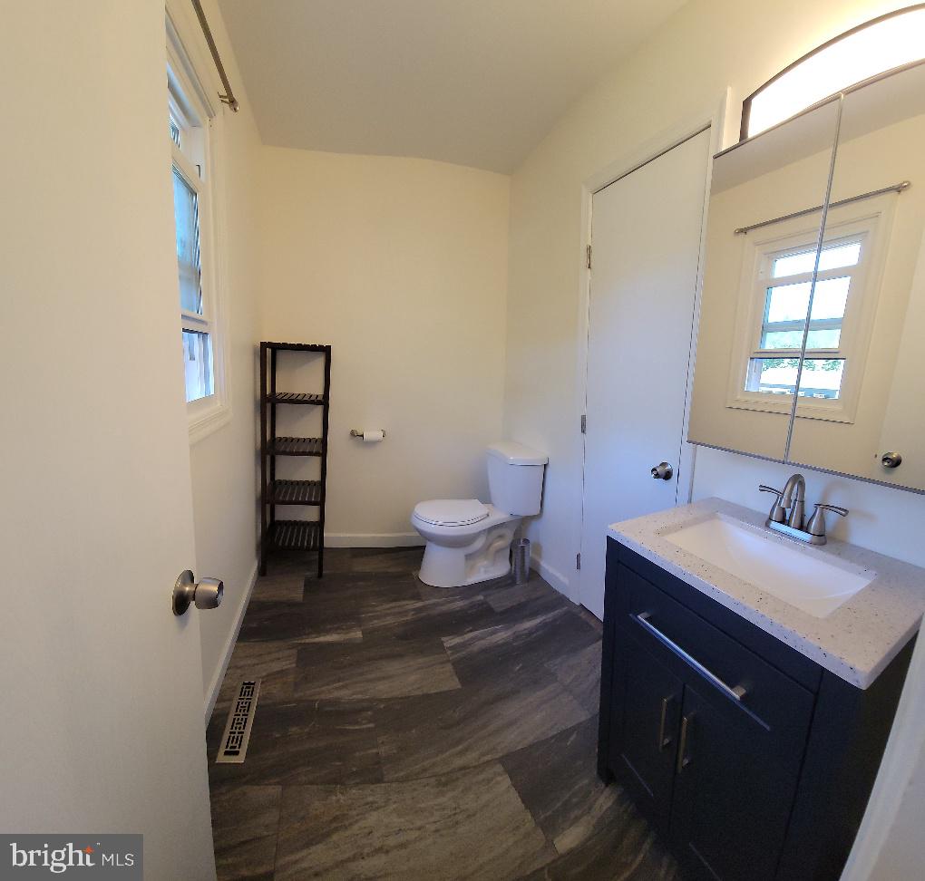 24 Colebrook Road Fredericksburg, VA 22405 - Photo 12 of 22 Primary Bath