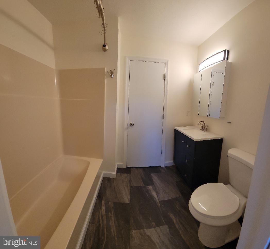 24 Colebrook Road Fredericksburg, VA 22405 - Photo 16 of 22 Full Bathroom