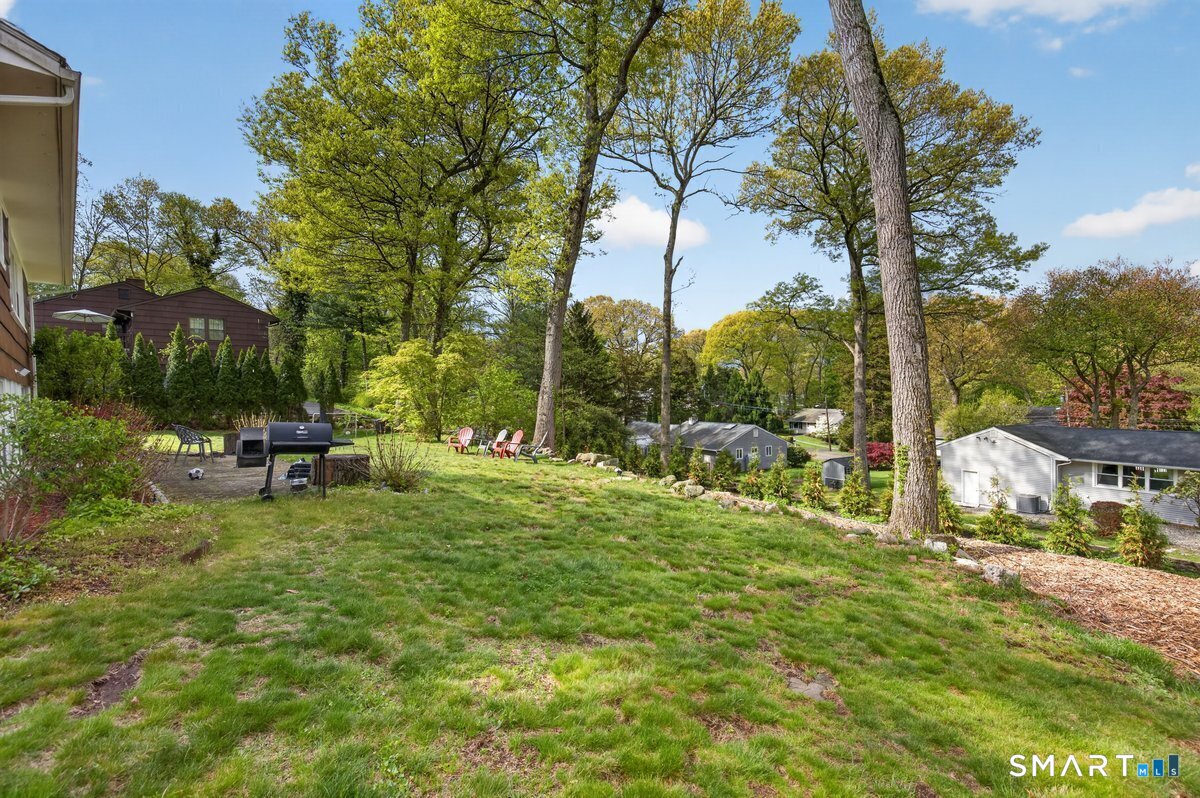 131 Clay Hill Road Stamford, CT 06905 - Photo 24 of 32