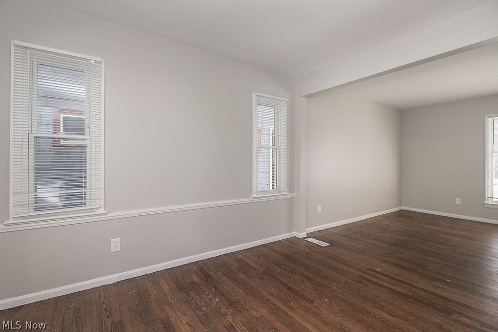 3605 Cedarbrook Road Cleveland, OH 44118 - Photo 6 of 33