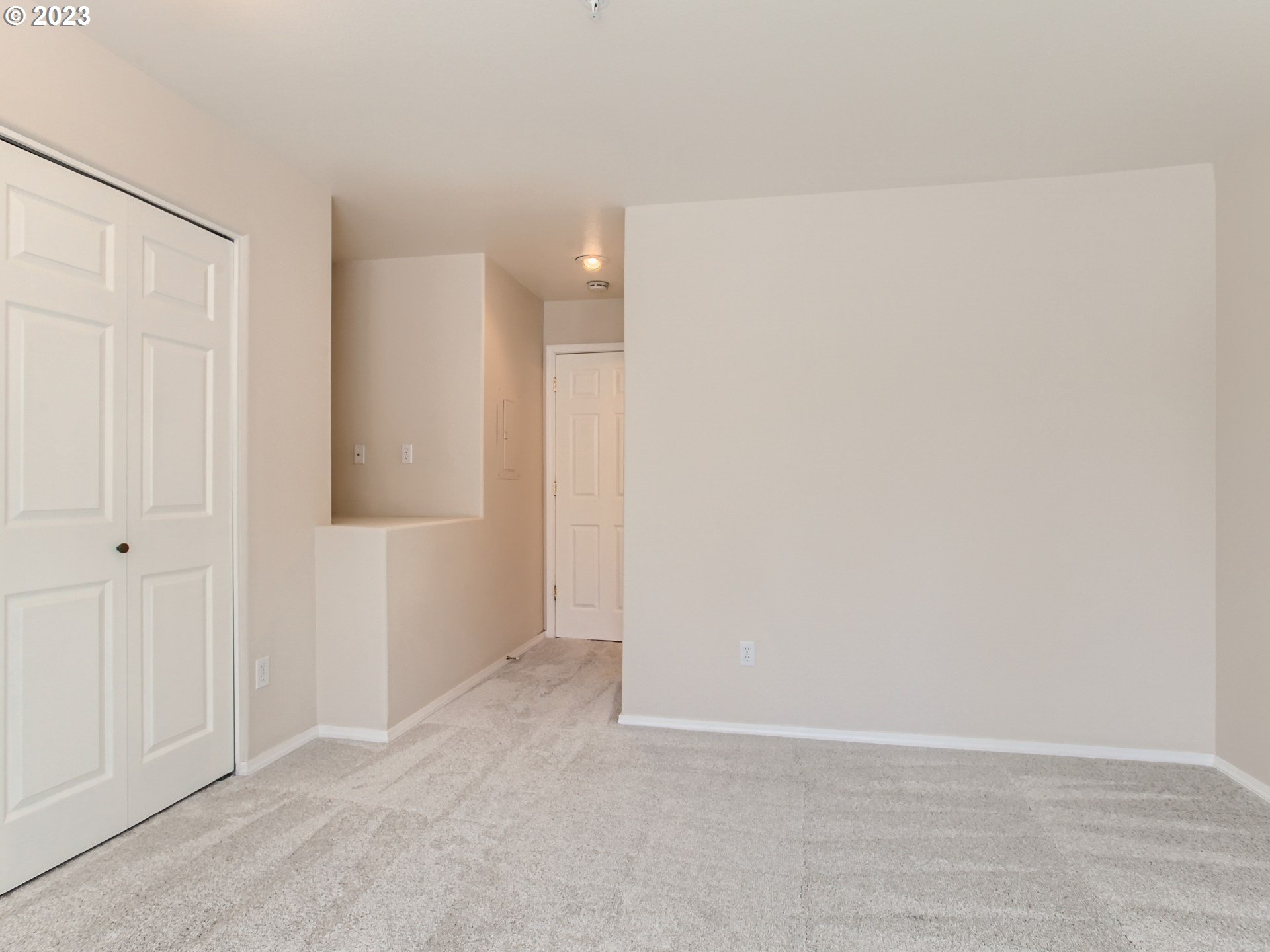 14140 Southwest Barrows Road, Unit 2 Portland, OR 97223 - Photo 15 of 30 a view of an empty room