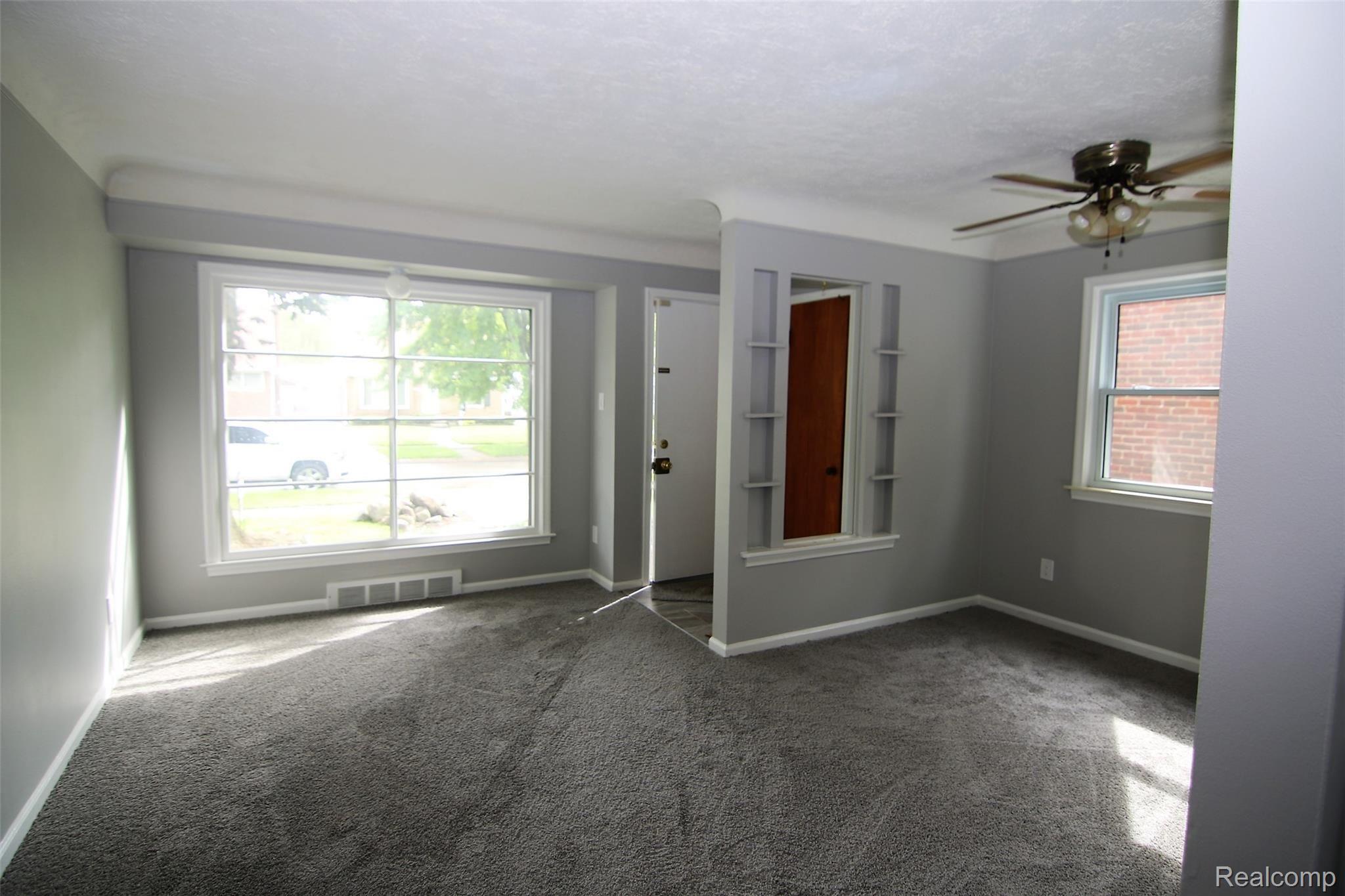 738 Sherbourne Street Inkster, MI 48141 - Photo 14 of 22 738 Sherbourne Neal El-Sayed (20).JPG