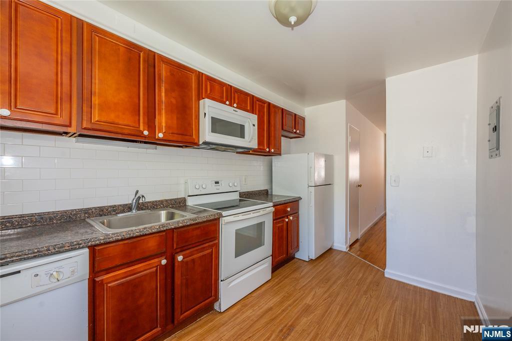 87 Elm Road, Unit 13A Caldwell, NJ 07006 - Photo 4 of 11