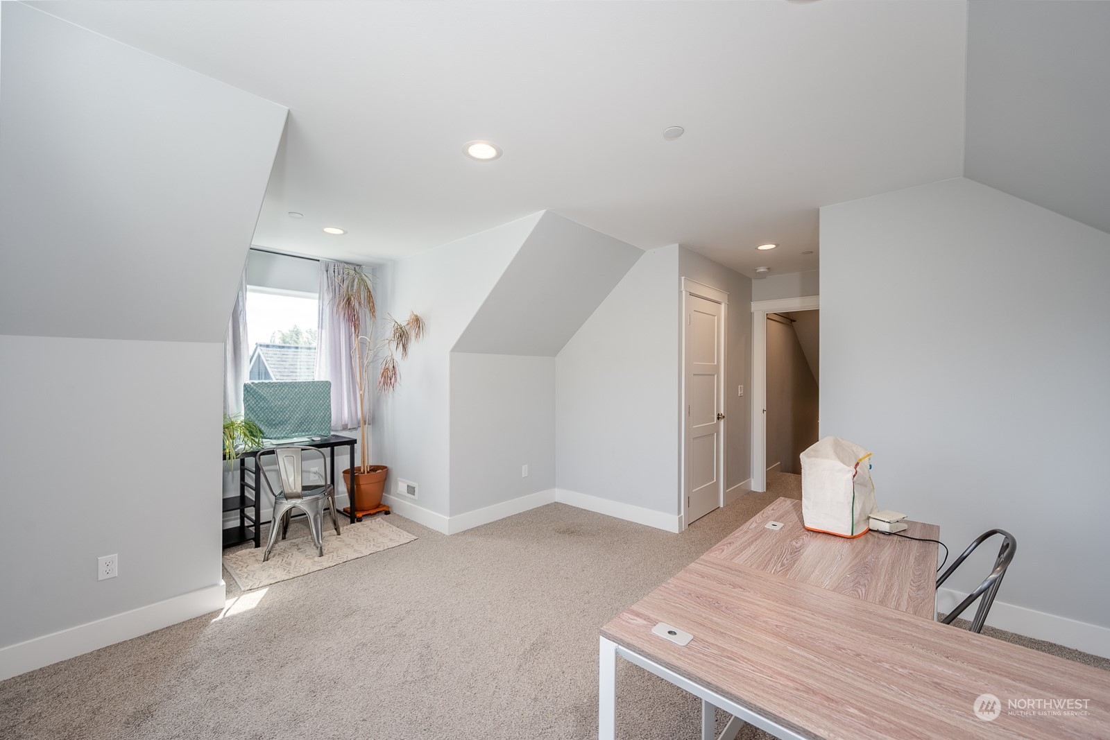 949 Spring Mountain Drive Wenatchee, WA 98801 - Photo 23 of 33 a view of livingroom with furniture and a window