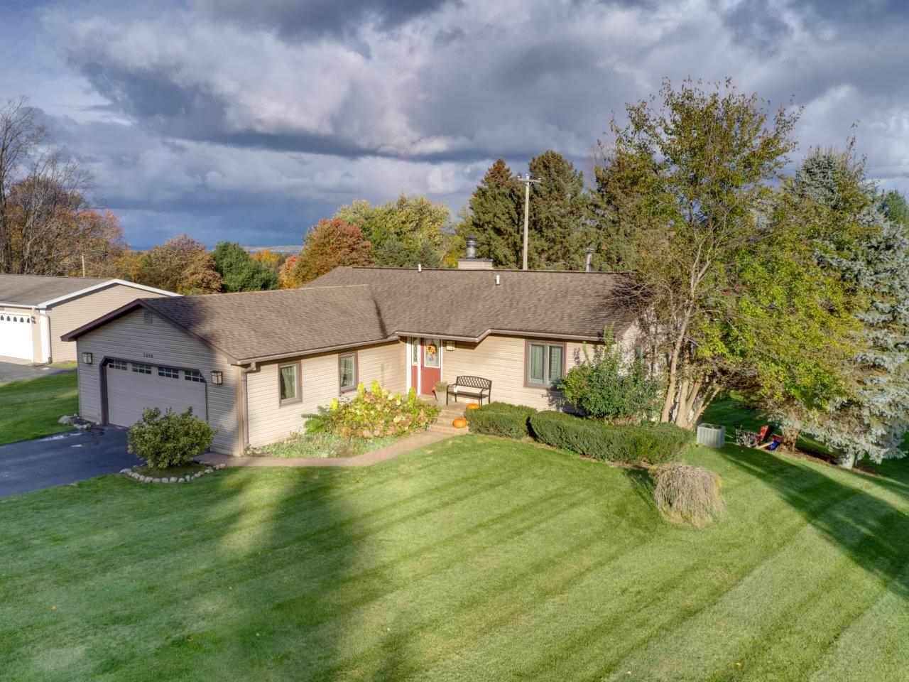 2696 Blue Ridge Lane Traverse City, MI 49685 - Photo 3 of 35 1894700-2.JPG