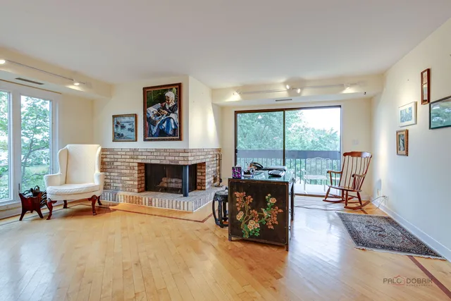 $649,000 | 1671 Mission Hills Road, Unit 302, Northbrook, IL 60062