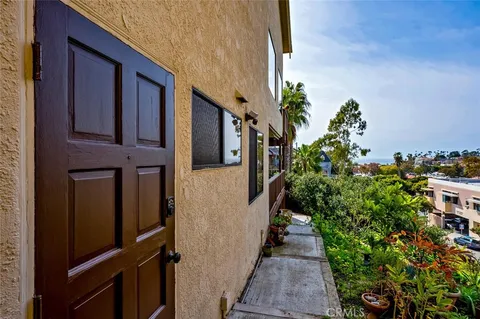 $2,495,000 | 421 Loma Terrace, Laguna Beach, CA 92651