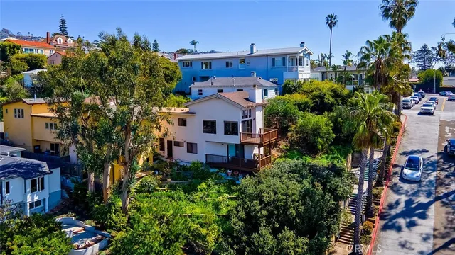$2,595,000 | 421 Loma Terrace, Laguna Beach, CA 92651