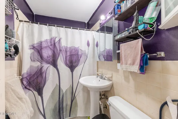 $205,000 | 1070 Inner Drive, Schenectady, NY 12303