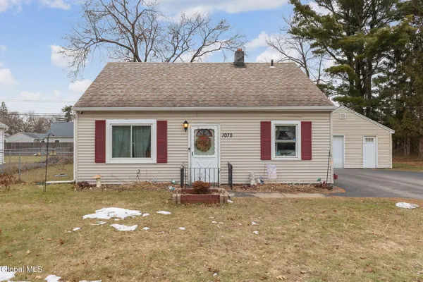 $205,000 | 1070 Inner Drive, Schenectady, NY 12303