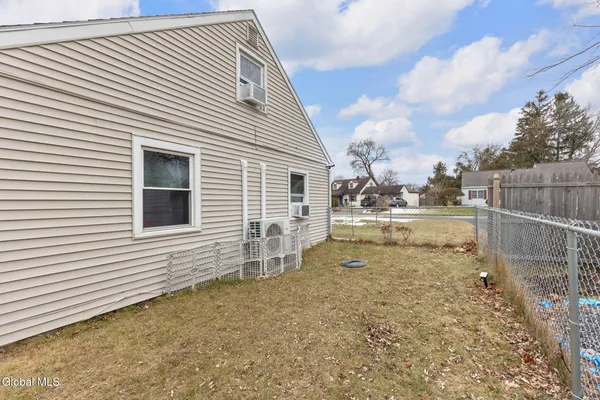 $205,000 | 1070 Inner Drive, Schenectady, NY 12303