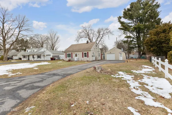 $205,000 | 1070 Inner Drive, Schenectady, NY 12303