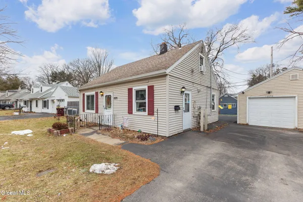 $205,000 | 1070 Inner Drive, Schenectady, NY 12303