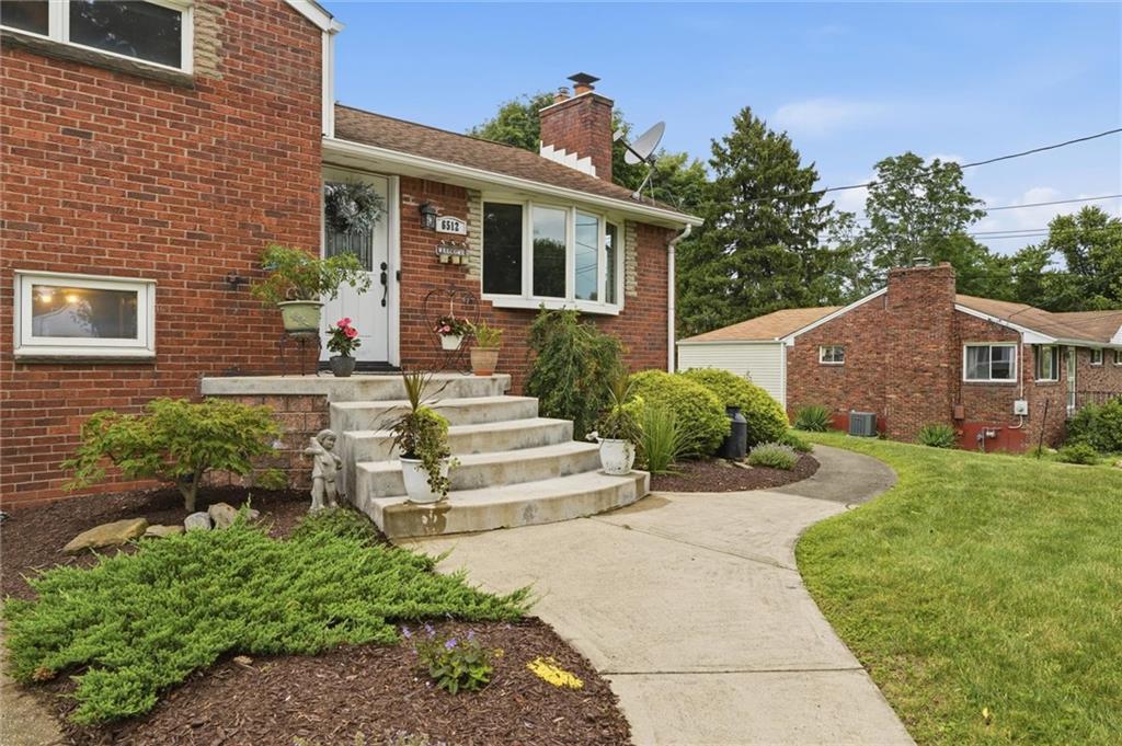 6512 Springvale Drive Pittsburgh, PA 15236 - Photo 4 of 50 Gallery Image 4