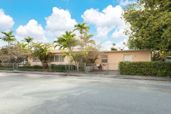$1,975 | 101 Southwest 24th Avenue, Miami, FL 33135