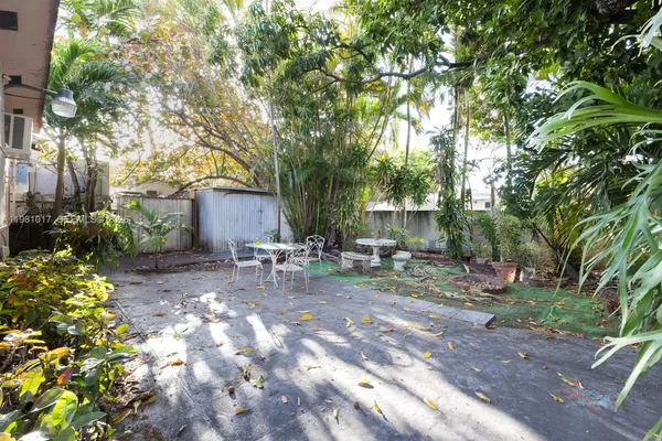 $1,975 | 101 Southwest 24th Avenue, Miami, FL 33135