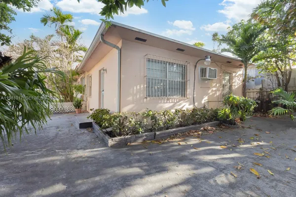 $1,975 | 101 Southwest 24th Avenue, Miami, FL 33135