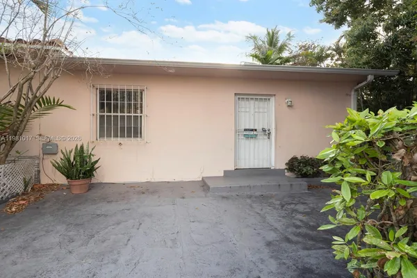 $1,975 | 101 Southwest 24th Avenue, Miami, FL 33135