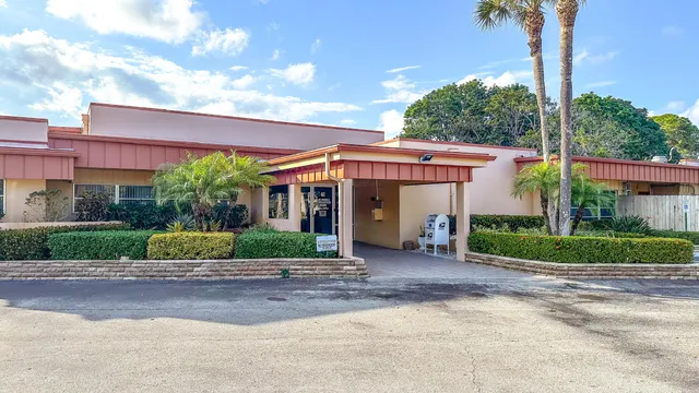 $129,999 | 15 Lake Vista Trail, Unit 206, Port St. Lucie, FL 34952