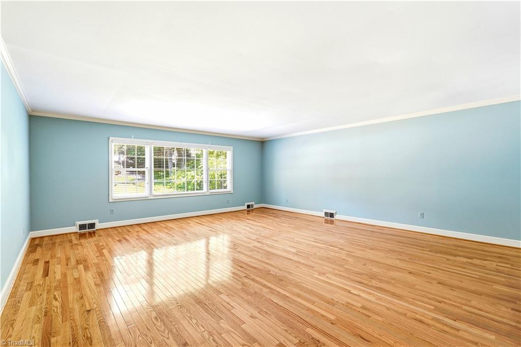 612 Hertford Road Winston-Salem, NC 27104 - Photo 7 of 49