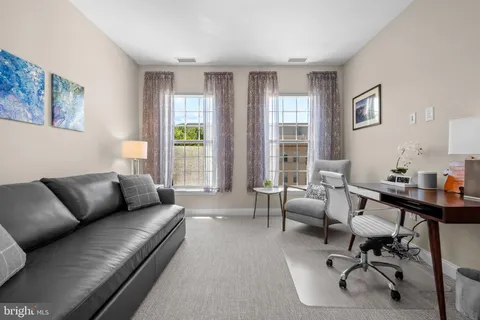 $615,000 | 500 Admirals Way, Unit 402, Philadelphia, PA 19146