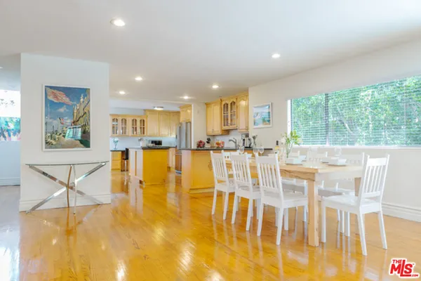 $12,000 | 110 North Barrington Avenue, Los Angeles, CA 90049