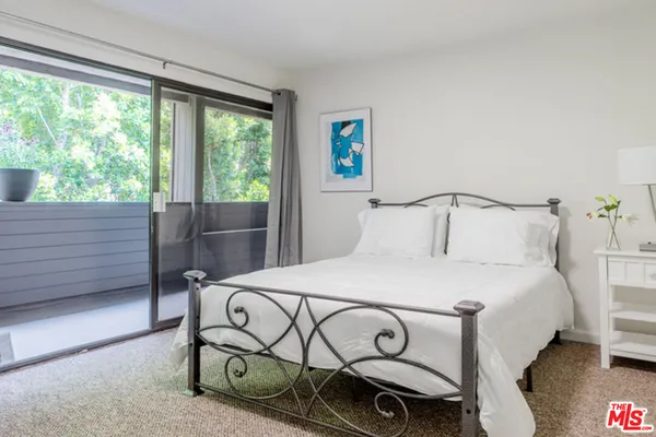 $12,000 | 110 North Barrington Avenue, Los Angeles, CA 90049