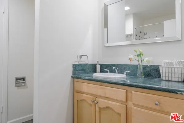 $12,000 | 110 North Barrington Avenue, Los Angeles, CA 90049