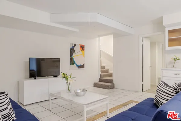 $12,000 | 110 North Barrington Avenue, Los Angeles, CA 90049