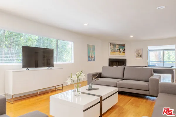 $12,000 | 110 North Barrington Avenue, Los Angeles, CA 90049