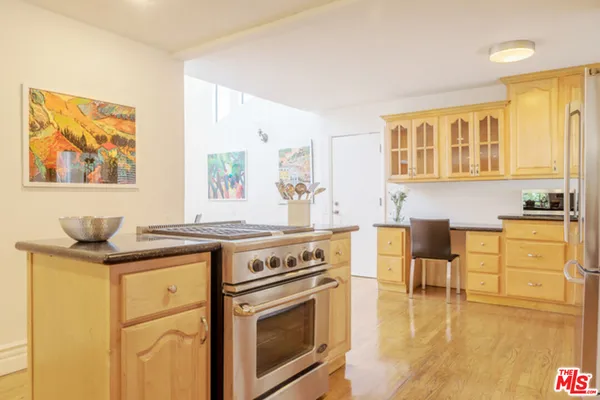 $12,000 | 110 North Barrington Avenue, Los Angeles, CA 90049