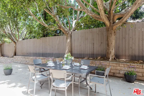 $12,000 | 110 North Barrington Avenue, Los Angeles, CA 90049