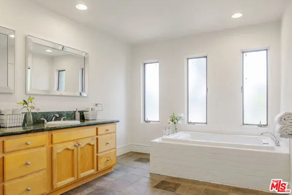 $12,000 | 110 North Barrington Avenue, Los Angeles, CA 90049