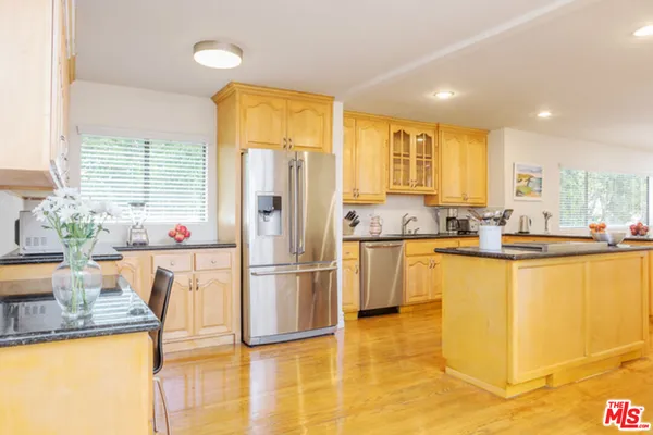 $12,000 | 110 North Barrington Avenue, Los Angeles, CA 90049